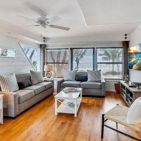 Sunset Beach House - All Villa